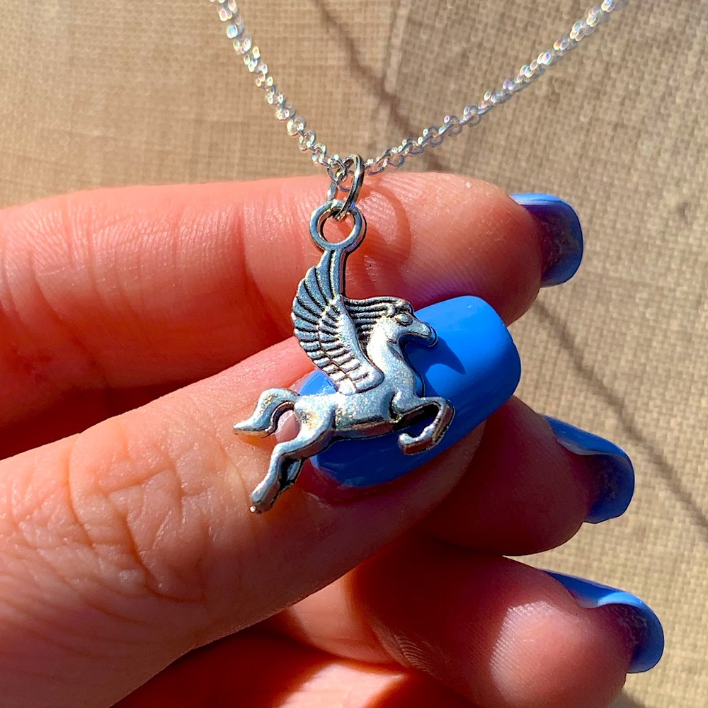 NWT Sterling Silver Plated Chain & Pegasus Horse Alloy Metal Charm Necklace